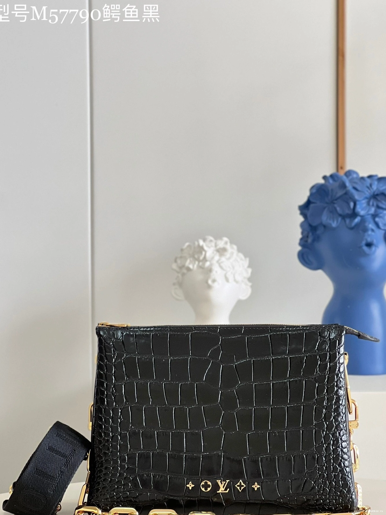 WIS COUSSIN LOUIS PM VUITTON 0104